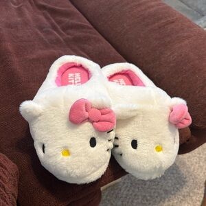 Hello Kitty White Plush Slip-On Slippers with Pink Bows